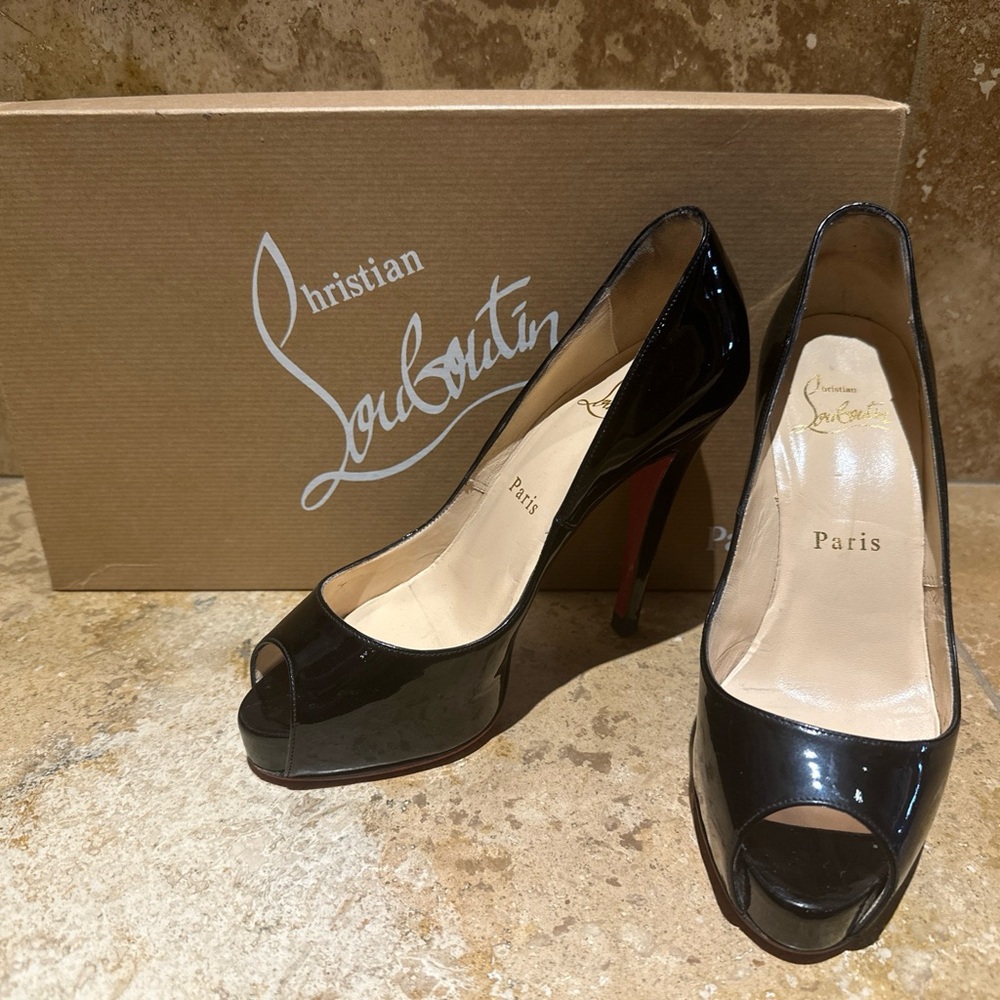 Christian Louboutin New Very Prive 120 Black Peep Toe Heels Patent Size 34.5